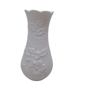 Kaiser West Germany White Bisque Porcelain Floral Dogwood Bud Vase 652/1 6.75"
